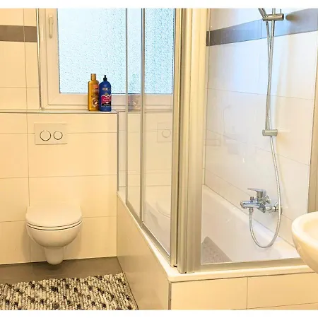 Modernes Fuer Monteure & Familien Zentral 4 Gaeste Appartement *